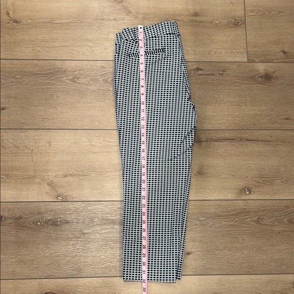 Women’s Black and White Patterned Crop Dress Pants – Size 10 P - Picture 2 of 7